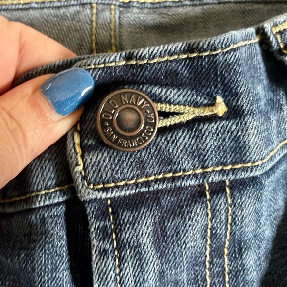 Old Navy | The Flirt Jeans - Picture 5 of 7